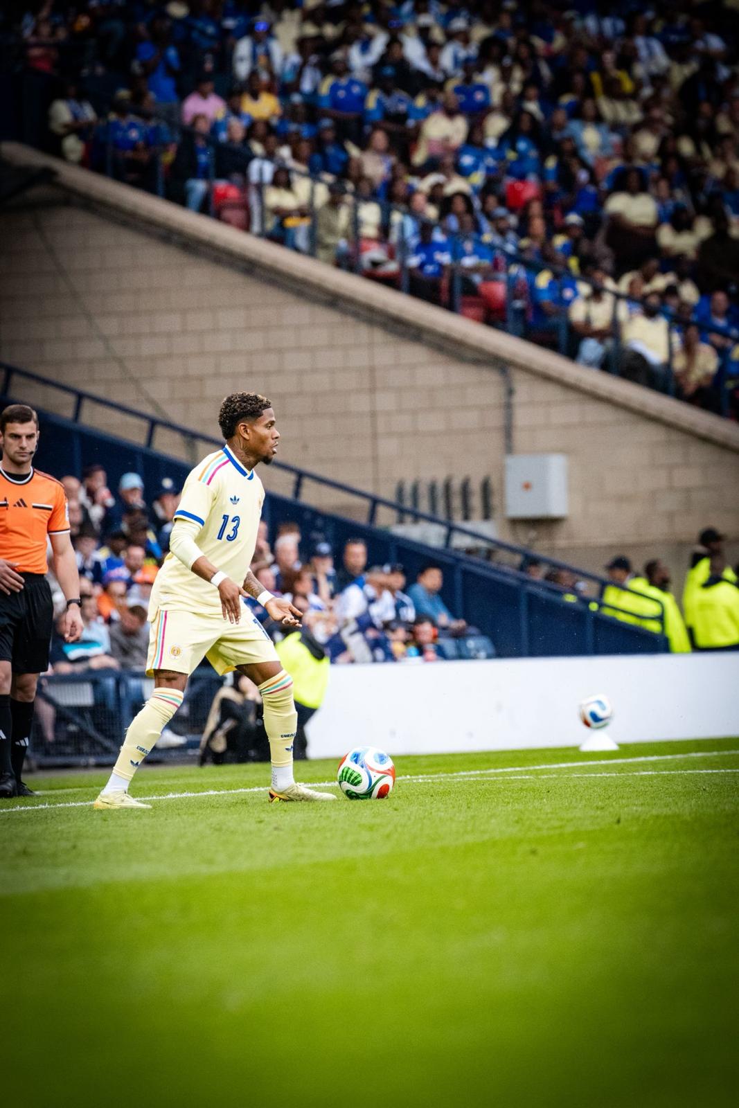 Tyrese Noslin in actie WK-kwalificatie